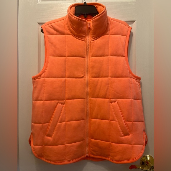 NWT Lou & Grey Signature Soft Orange Quilted Vest Size S Full Zip Insulate - Picture 5 of 9